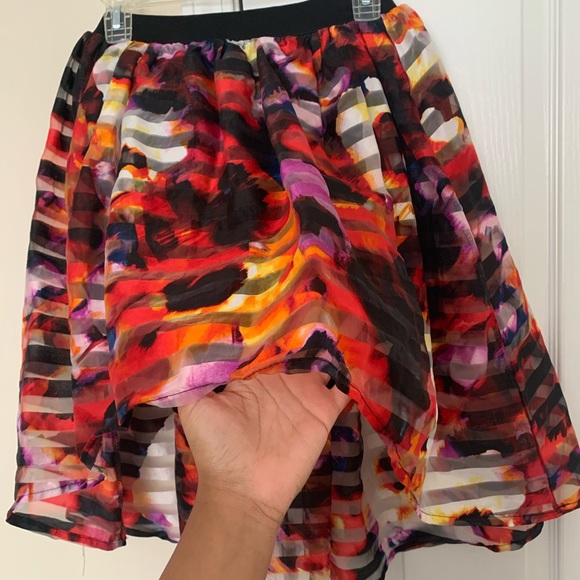 High-Low Sheer Multicolored Skirt - Picture 2 of 4